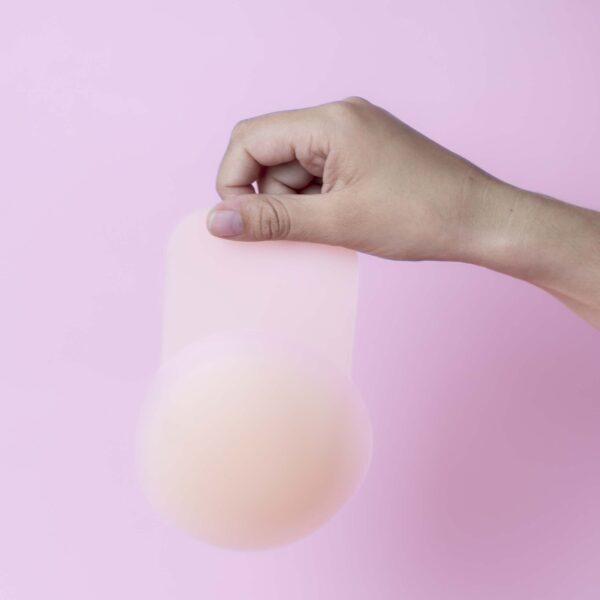 Lifting nipple cover with gel